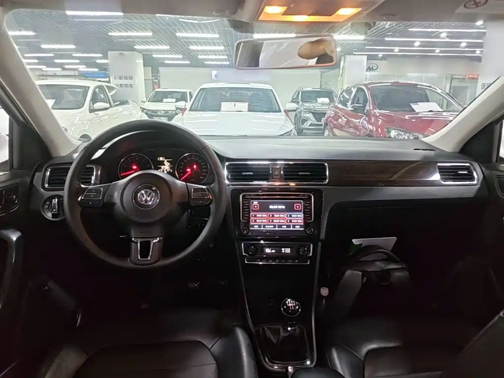 Volkswagen Santana — миниатюра 10