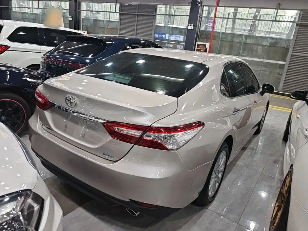Toyota Camry — миниатюра 7
