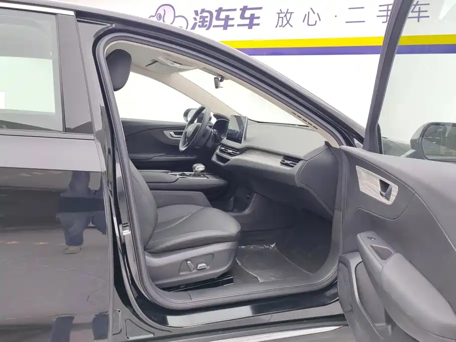 Hongqi Hongqi E-QM5 — миниатюра 8