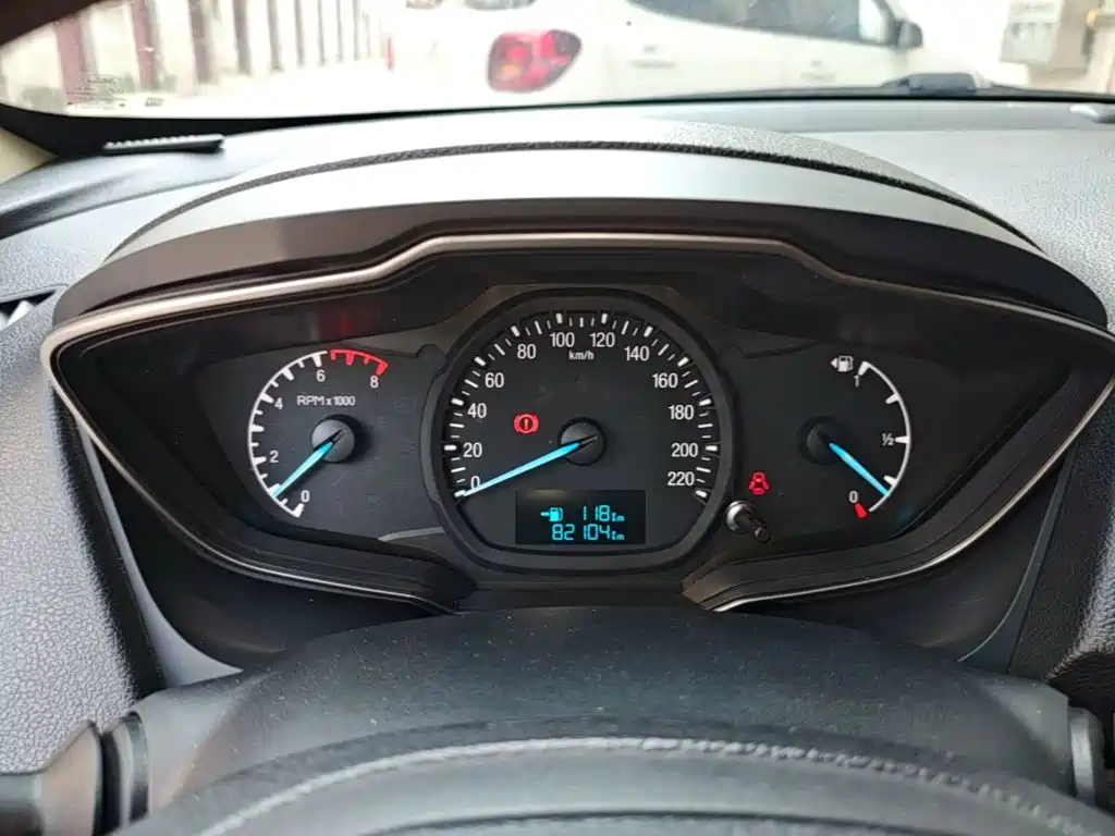 Ford Escort — миниатюра 12
