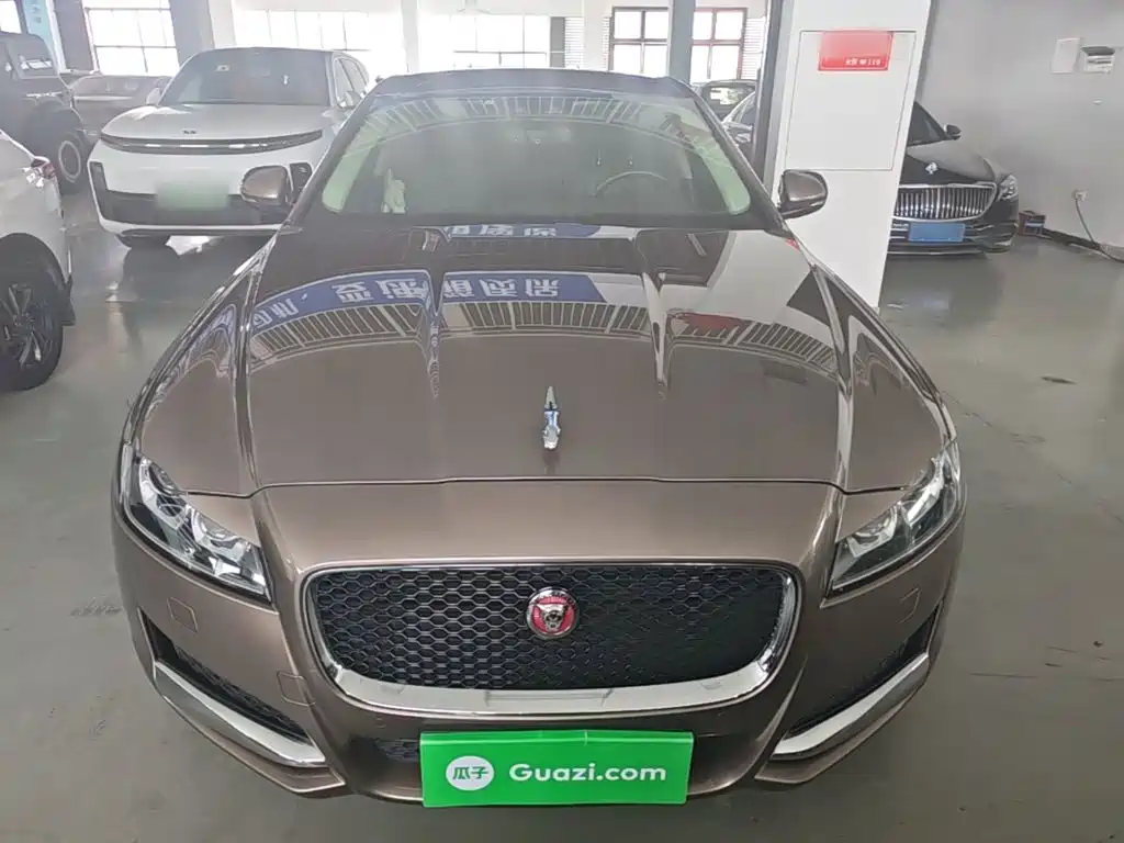 Jaguar XFL — миниатюра 3
