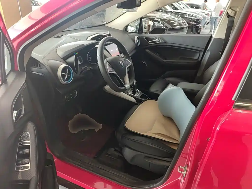 BYD Yuan EV — миниатюра 16