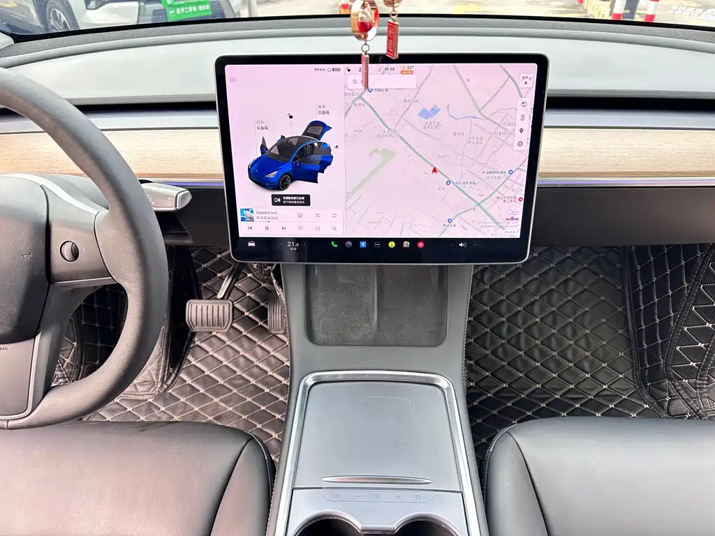 Tesla Model Y — миниатюра 14