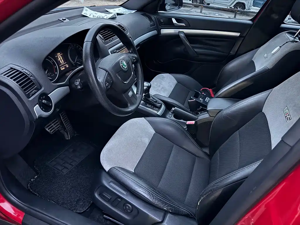 Skoda Octavia 2010 2.0TSI RS