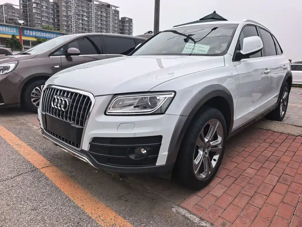 Audi Q5 (Import)