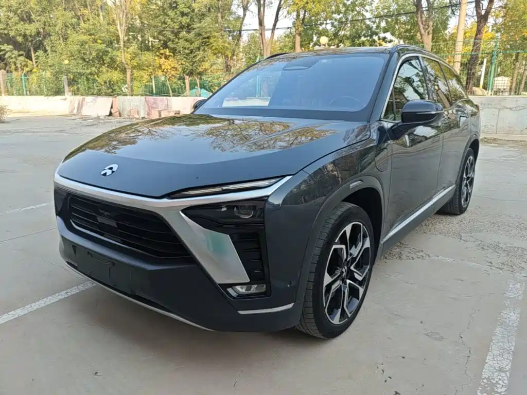 NIO ES8