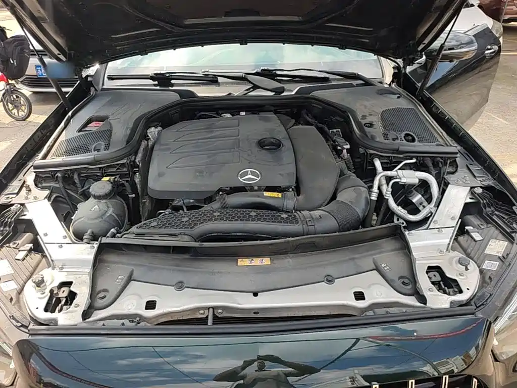Mercedes-Benz E-Class (Import) — миниатюра 20