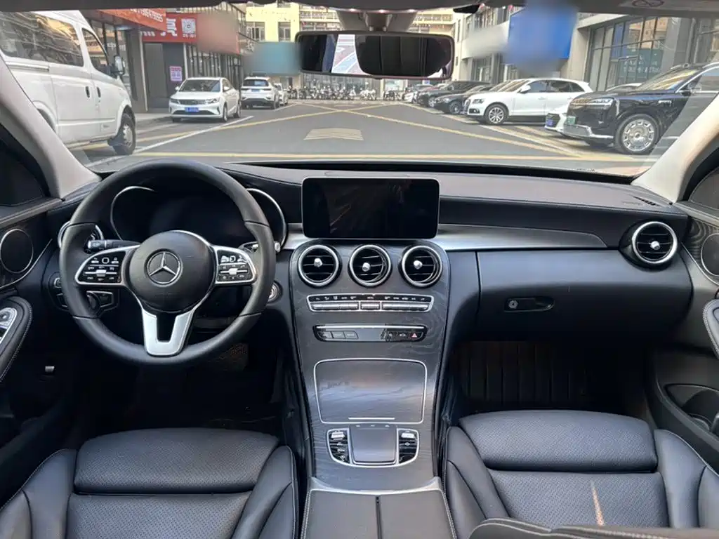 Mercedes-Benz C-Class — миниатюра 11