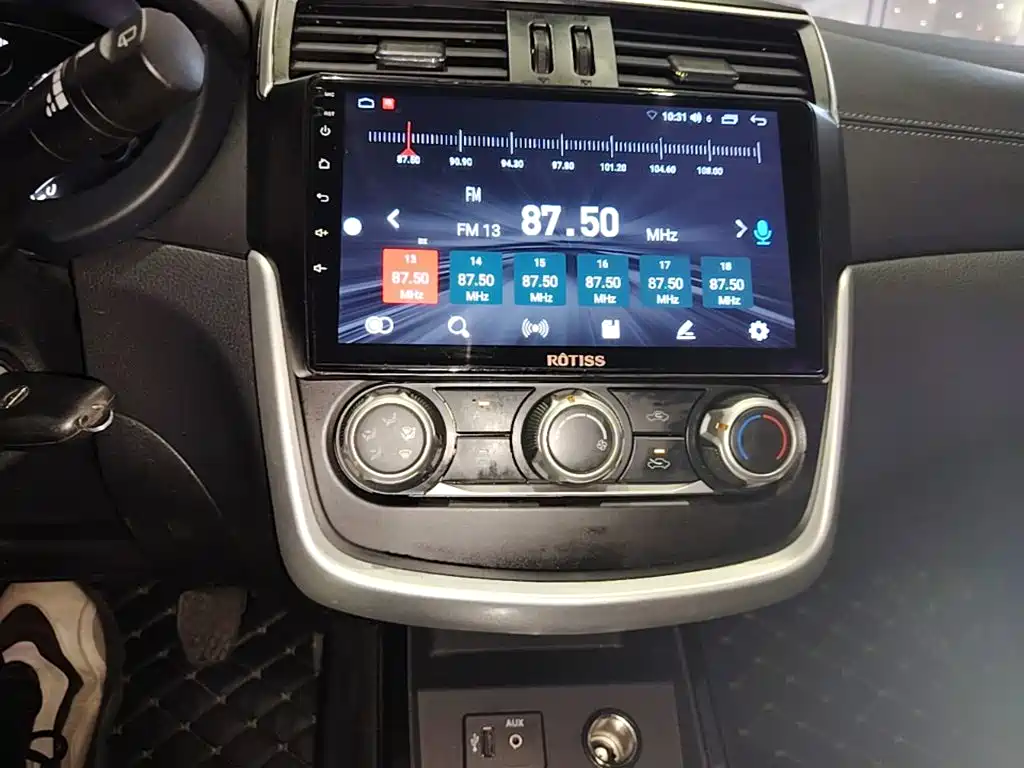 Nissan Tiida — миниатюра 13
