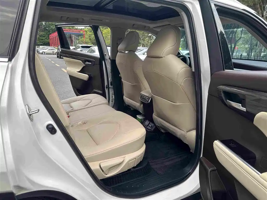 Toyota Highlander — миниатюра 17