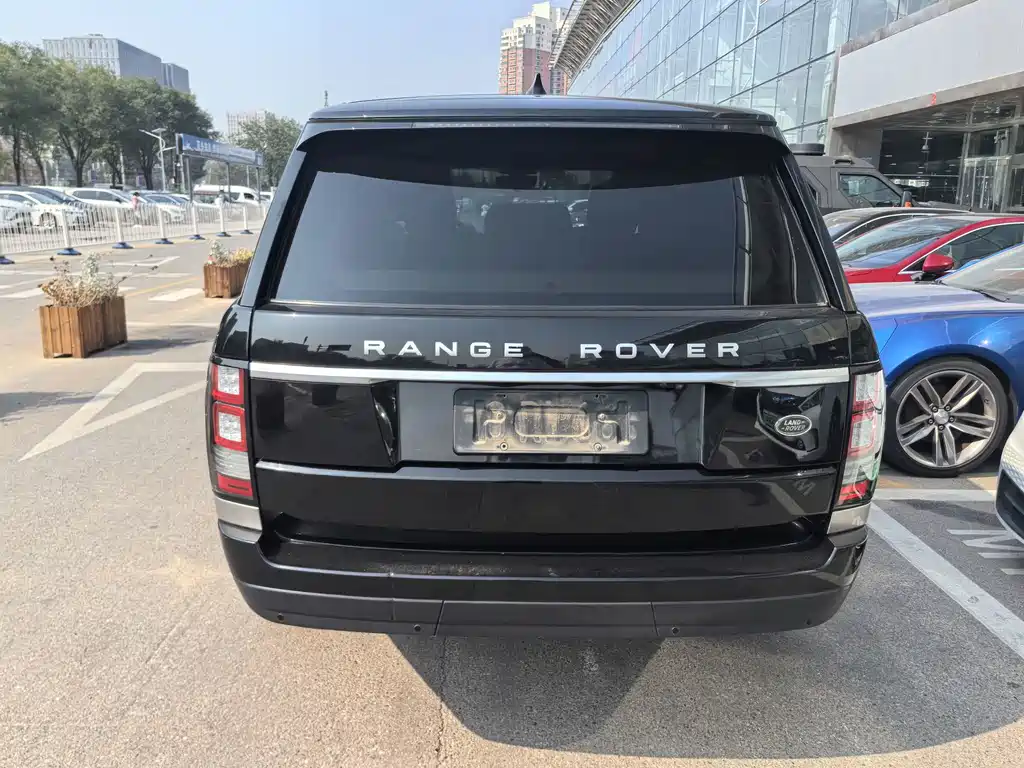 Land Rover Range Rover — миниатюра 7