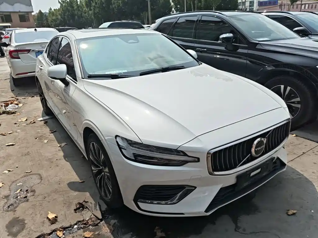 Volvo S60 PHEV — миниатюра 4