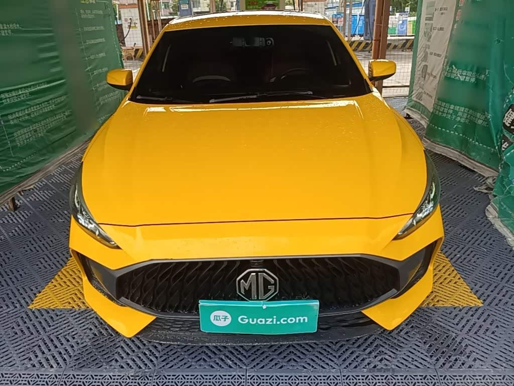 MG MG5 1.5 л 2023 г. желто-оранжевый, пробег 43300 км