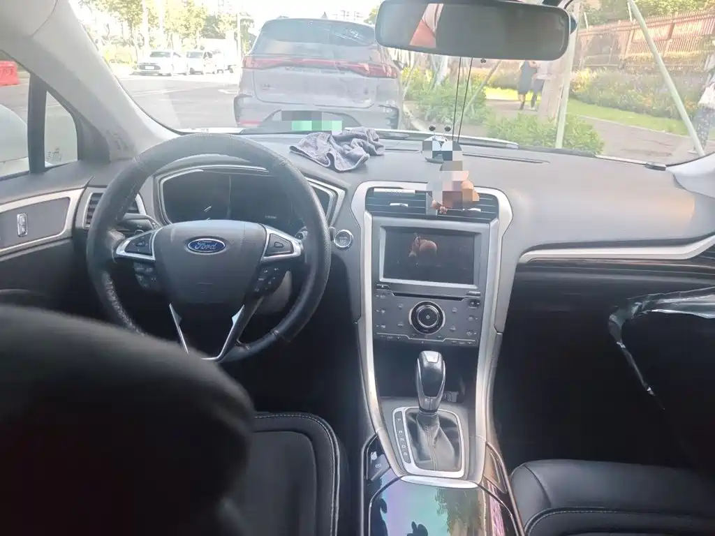 Ford Mondeo — миниатюра 5
