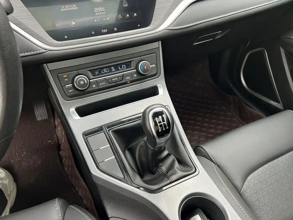 Geely Emgrand — миниатюра 15