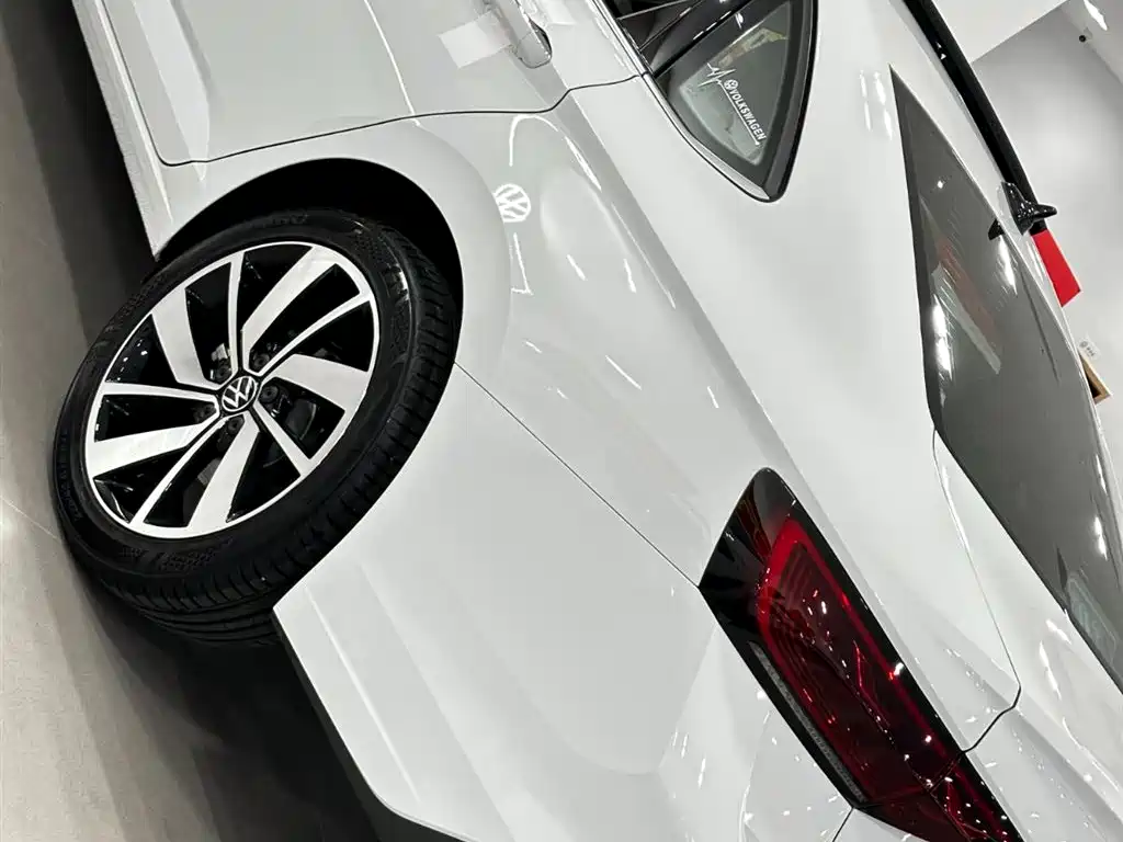 Volkswagen Sagitar — миниатюра 24