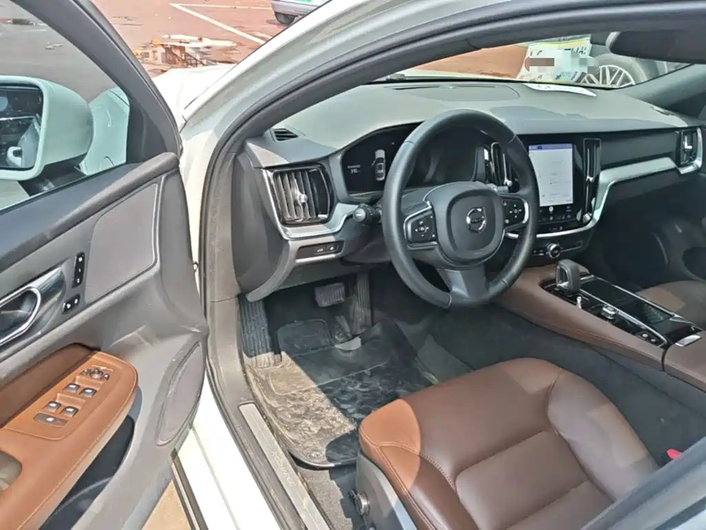 Volvo S60 PHEV — миниатюра 16