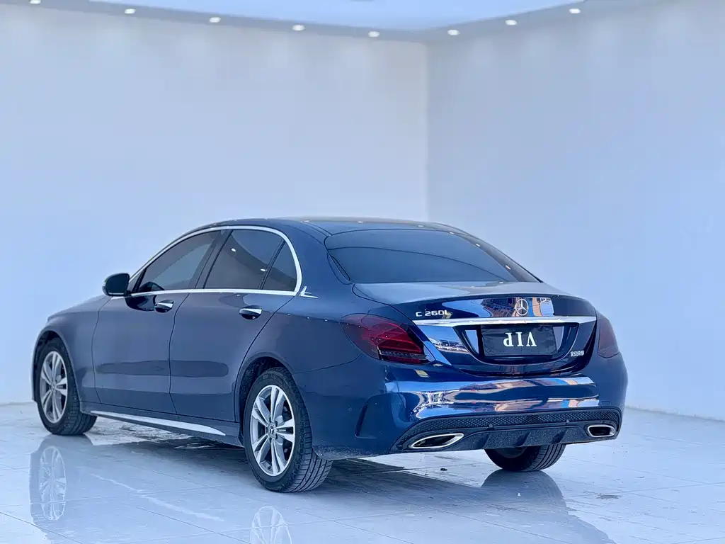 Mercedes-Benz C-Class — миниатюра 13