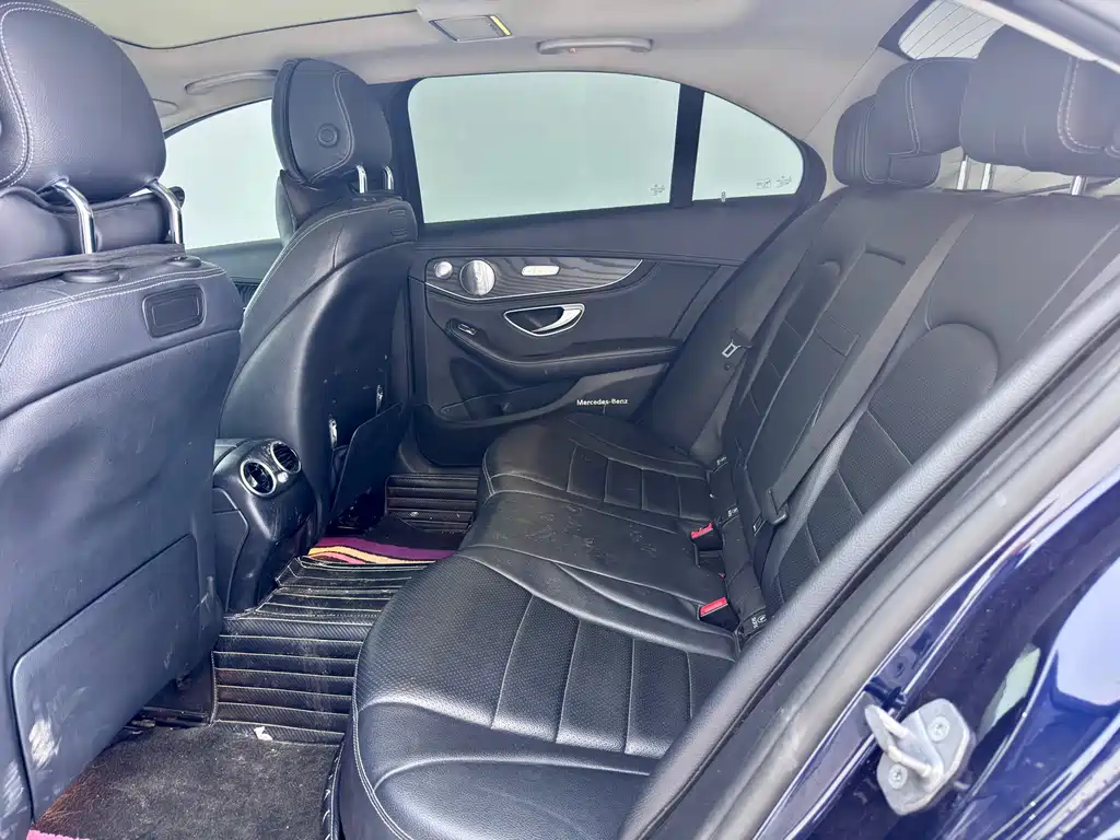 Mercedes-Benz C-Class — миниатюра 7