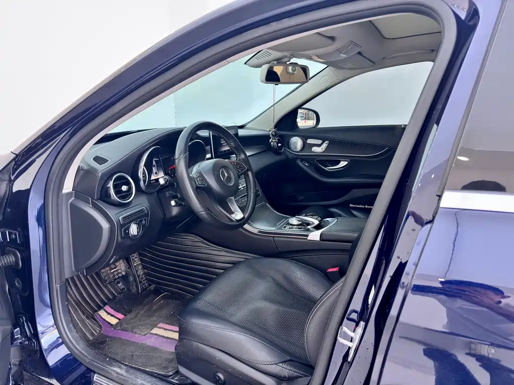 Mercedes-Benz C-Class — миниатюра 12