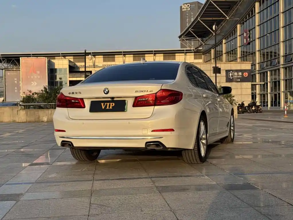 BMW 5 Series New Energy — миниатюра 16