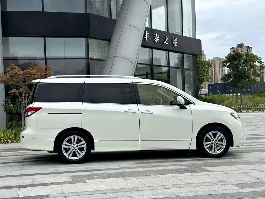 Nissan Quest — миниатюра 7