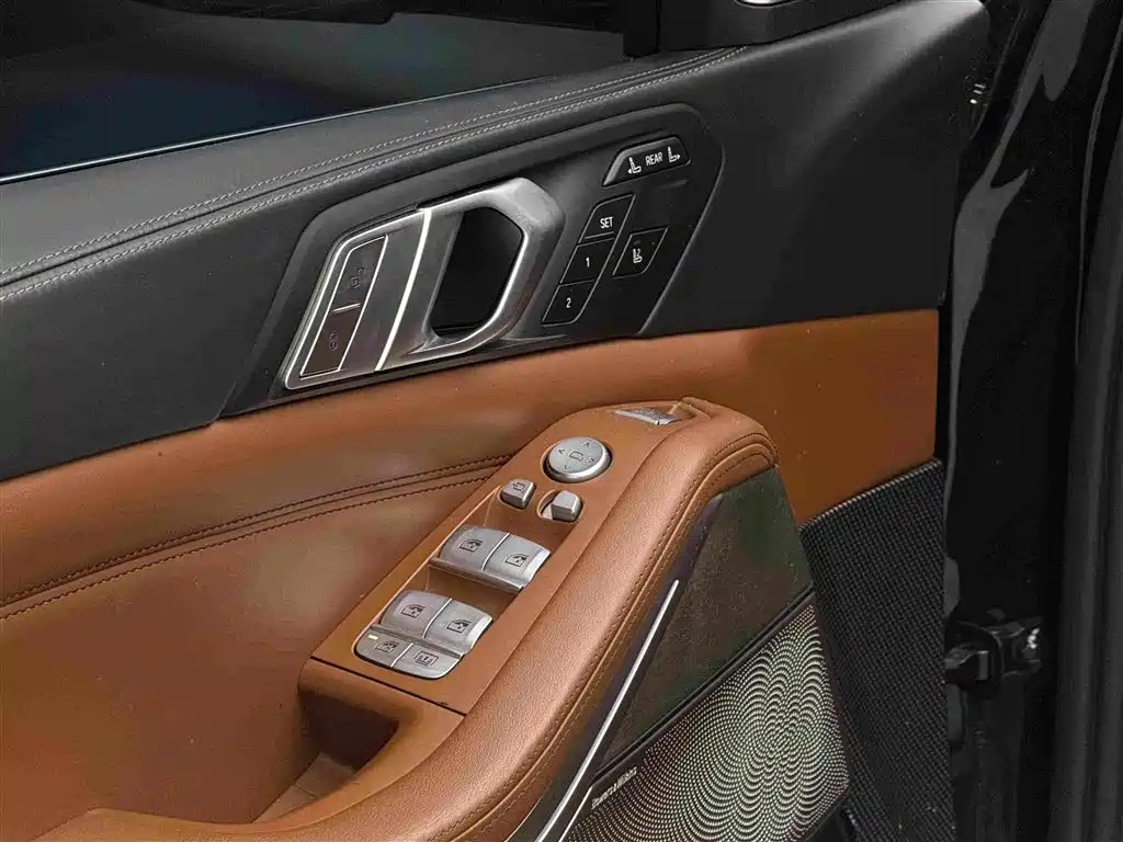 BMW X7 — миниатюра 22