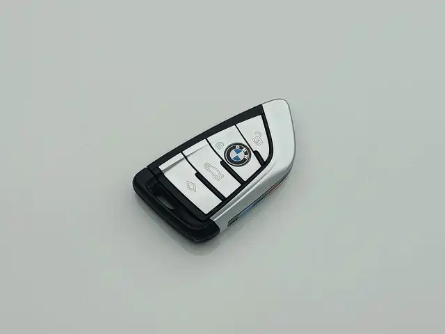 BMW 5 Series — миниатюра 14