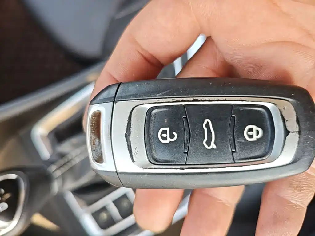 Geely Vision X3 — миниатюра 9