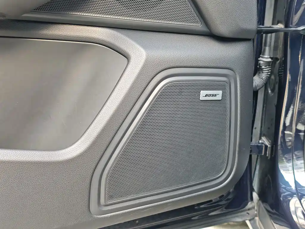 Porsche Macan — миниатюра 13