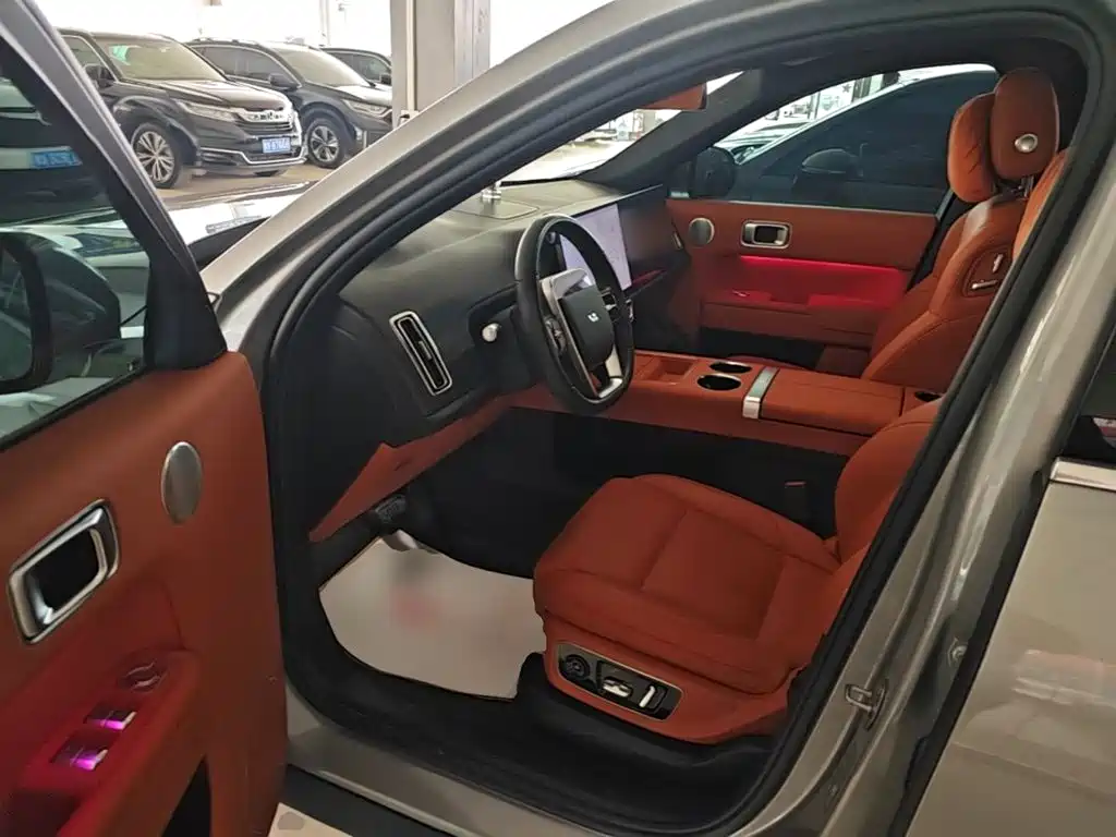 Li Auto Li L8 — миниатюра 16