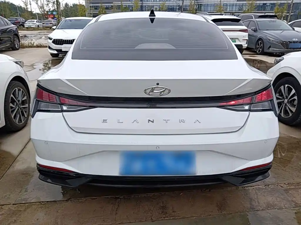 Hyundai Elantra — миниатюра 6