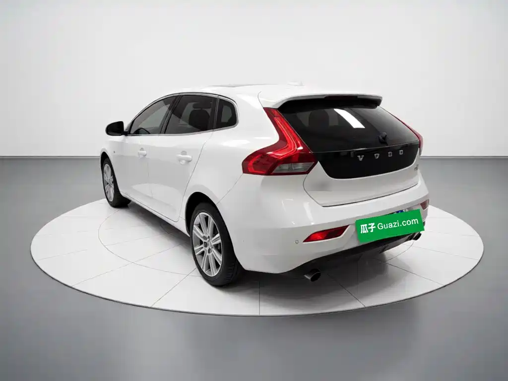 Volvo V40 — миниатюра 5