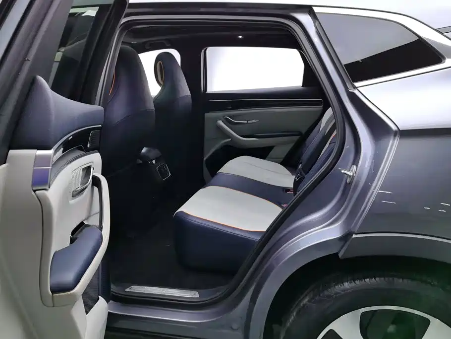 BYD PLUS New Energy — миниатюра 11