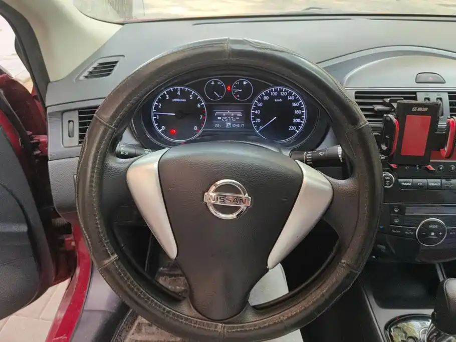 Nissan Tiida — миниатюра 15