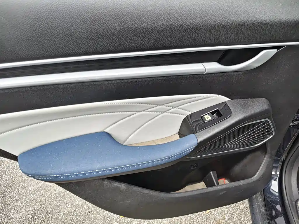 Geely Emgrand — миниатюра 9