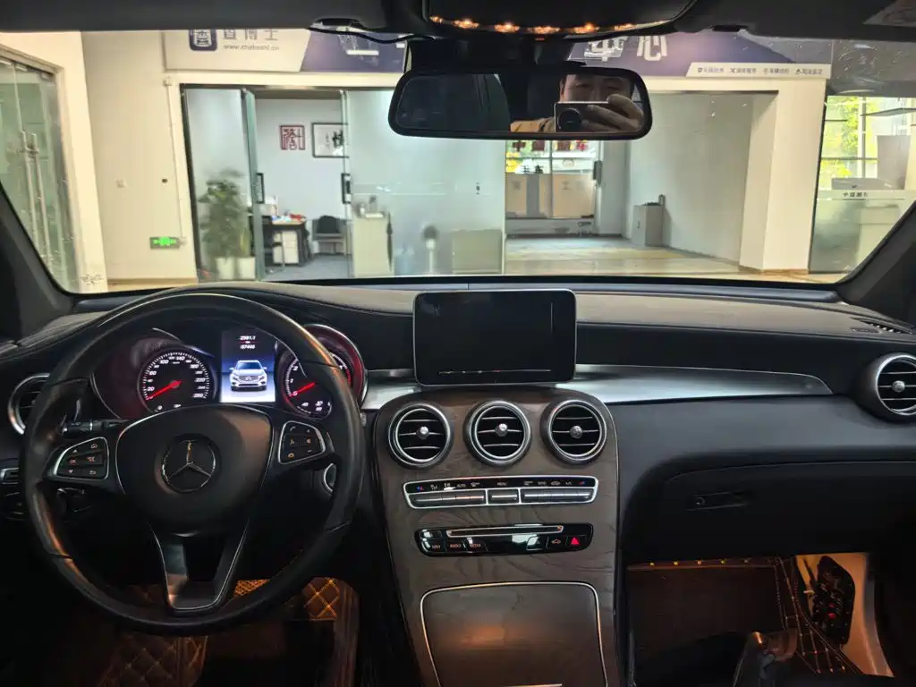 Mercedes-Benz GLC — миниатюра 9