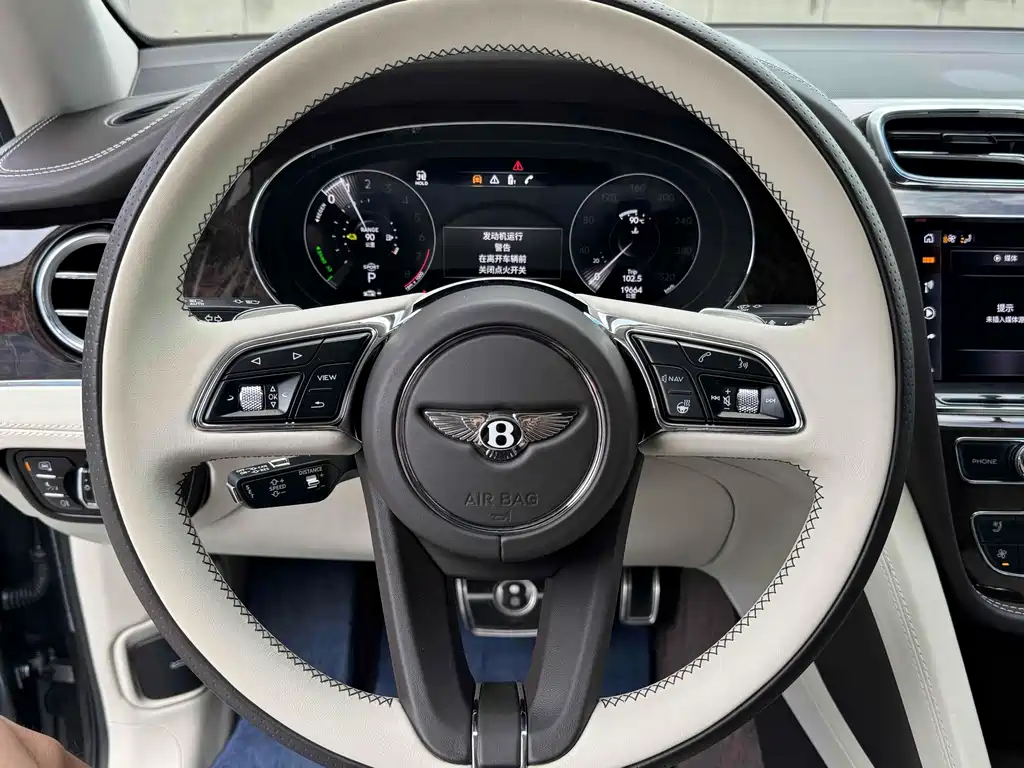 Bentley Bentayga PHEV — миниатюра 9