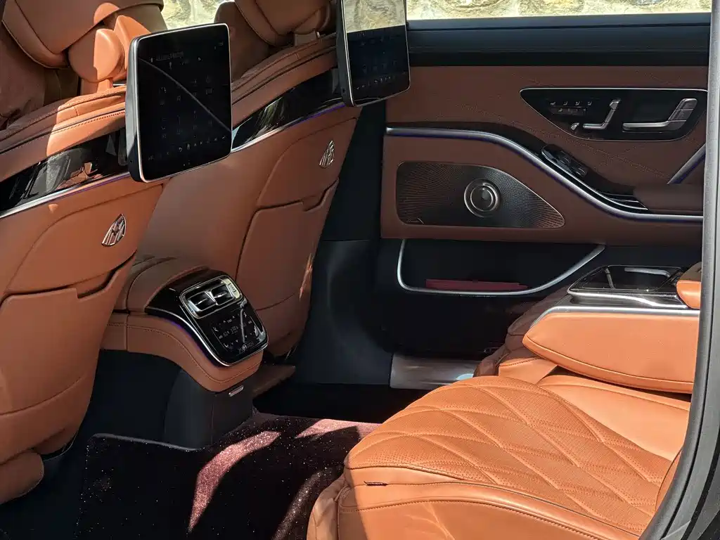 Mercedes-Benz S-Class — миниатюра 12