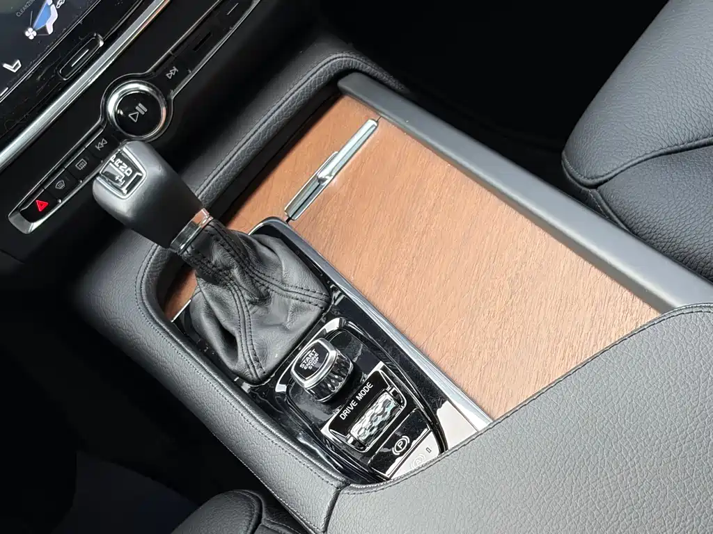 Volvo S90 — миниатюра 10