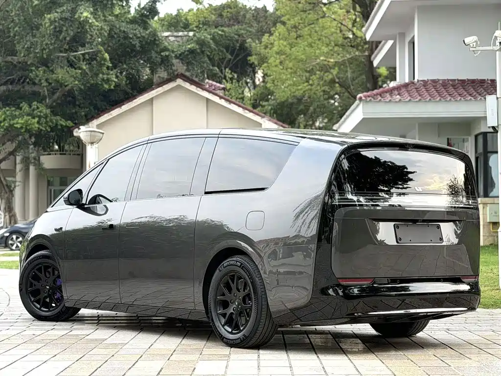 Li Auto Li MEGA — миниатюра 8