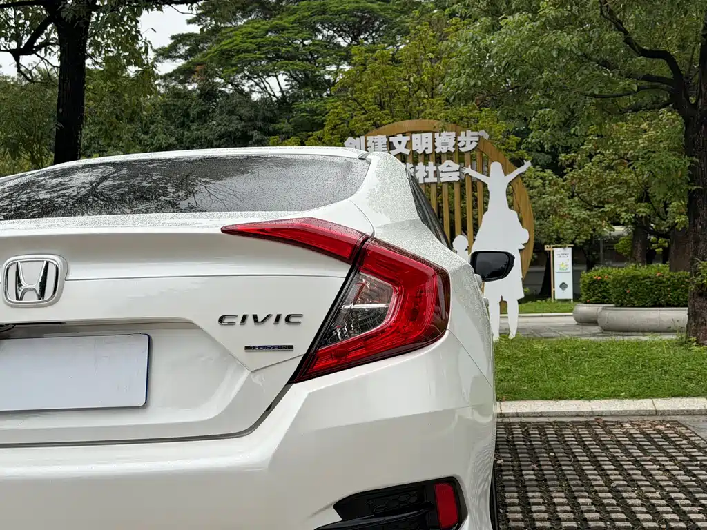 Honda Civic — миниатюра 18