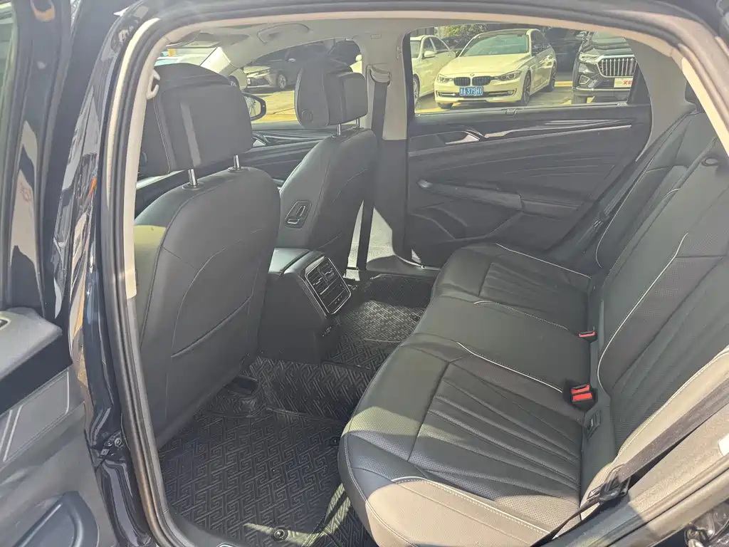Volkswagen Passat — миниатюра 7