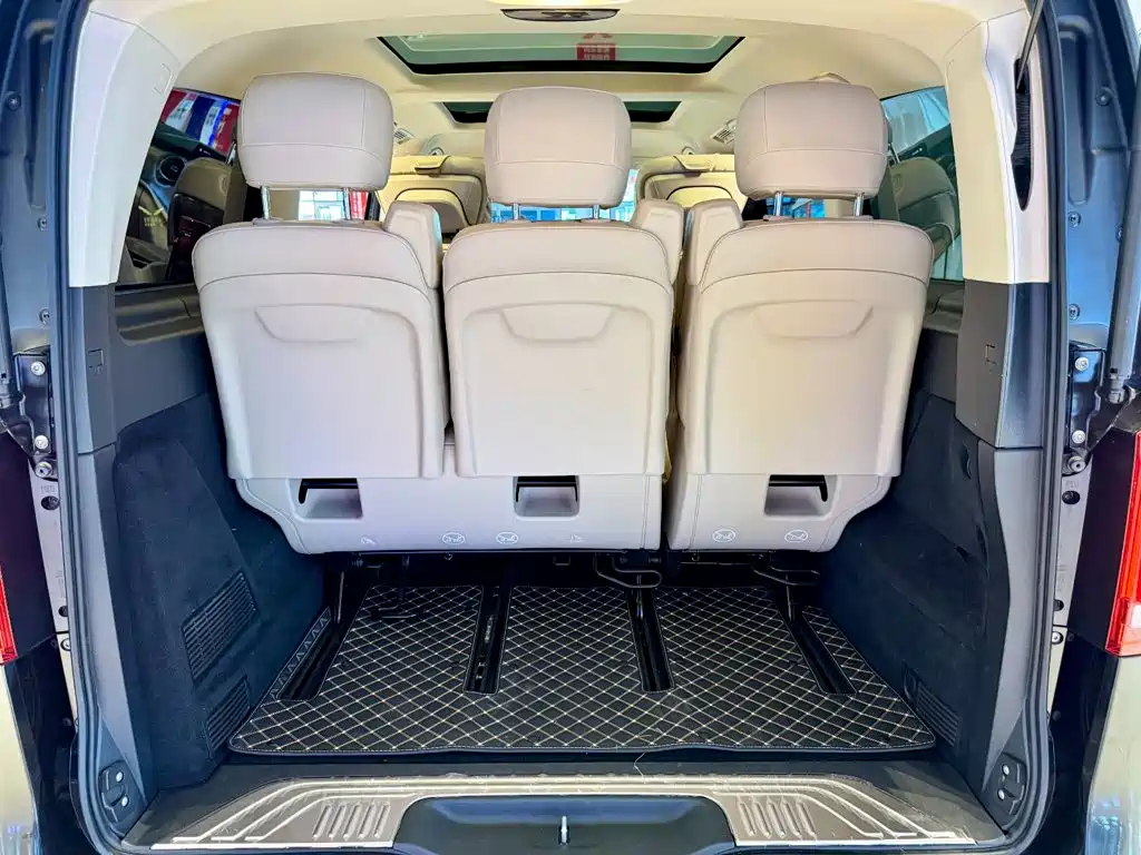 Mercedes-Benz V-Class — миниатюра 19