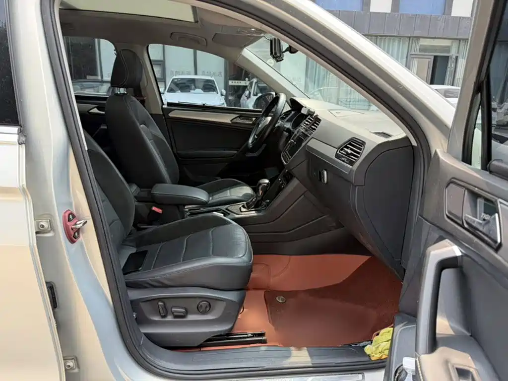Volkswagen Tiguan L — миниатюра 11
