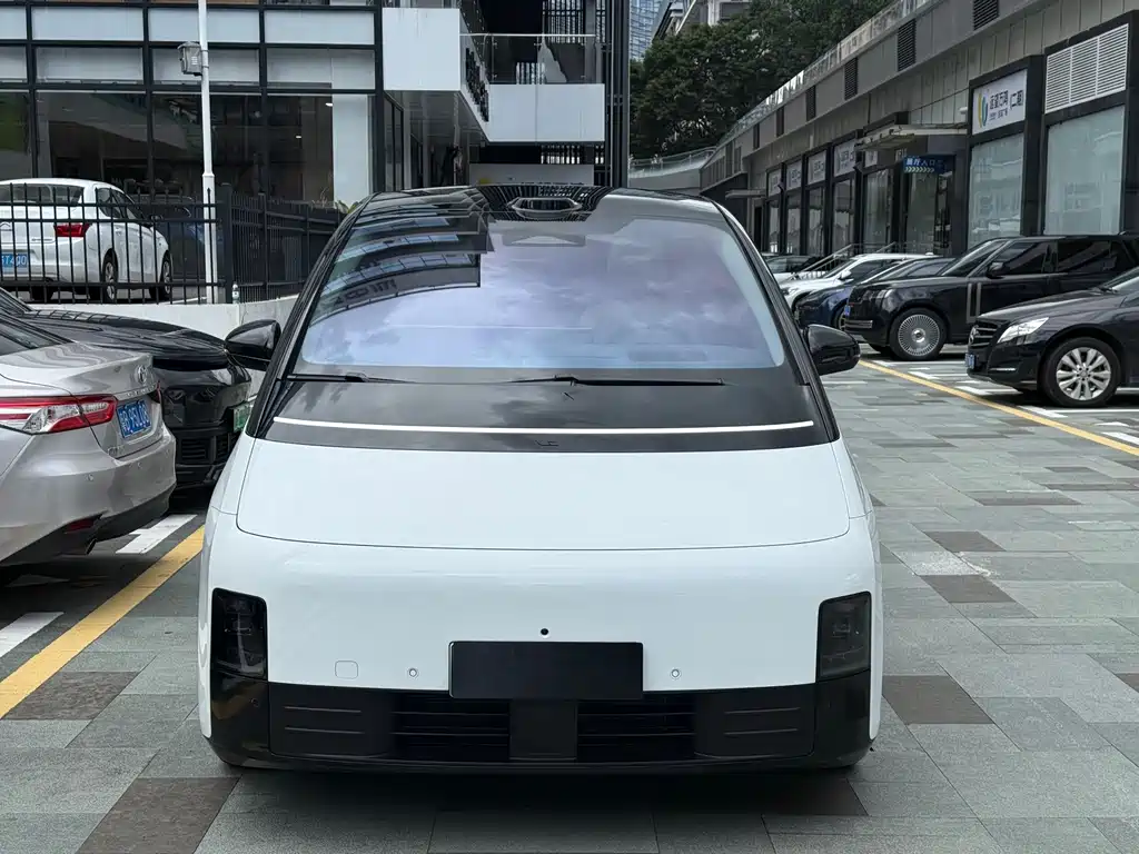Li Auto Li MEGA — миниатюра 2