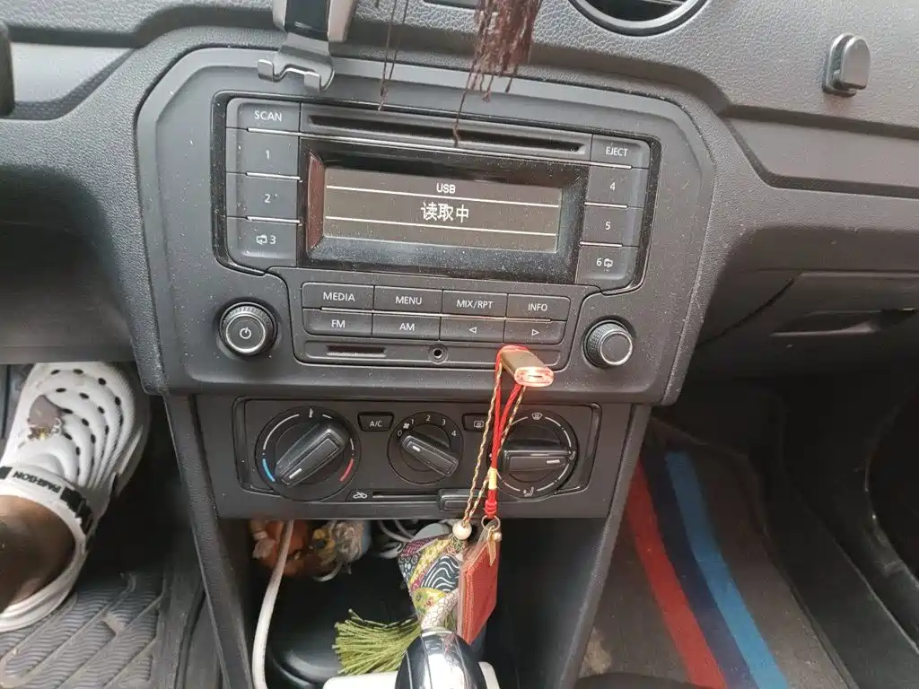 Volkswagen Jetta — миниатюра 14