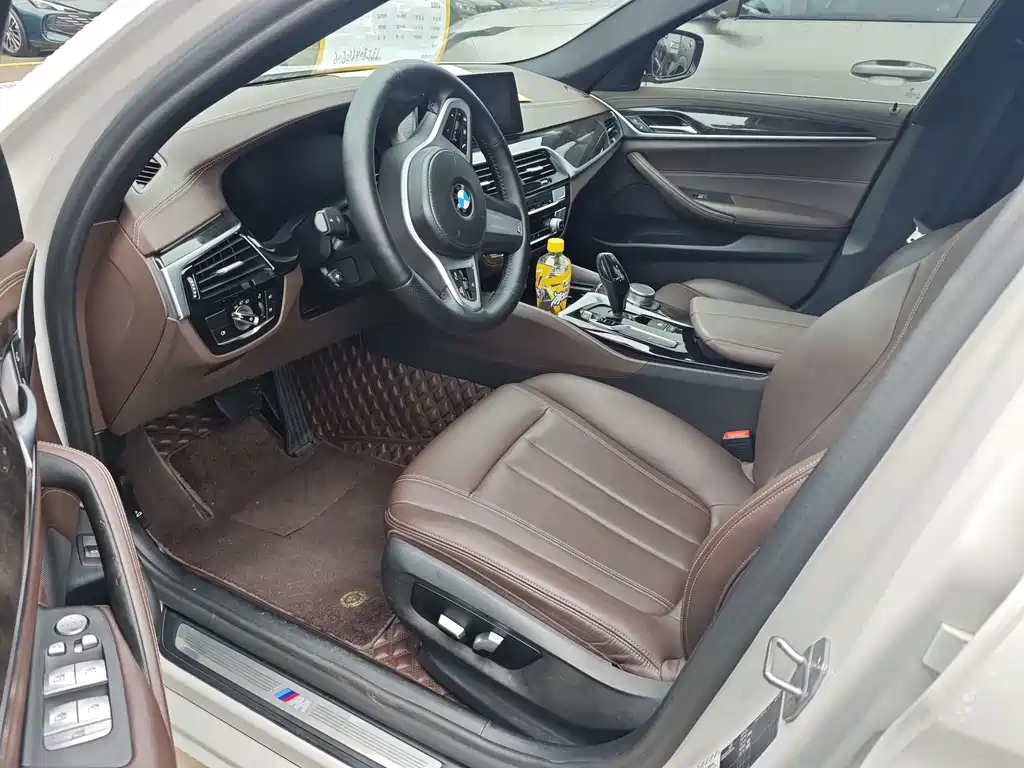 BMW 5 Series — миниатюра 4