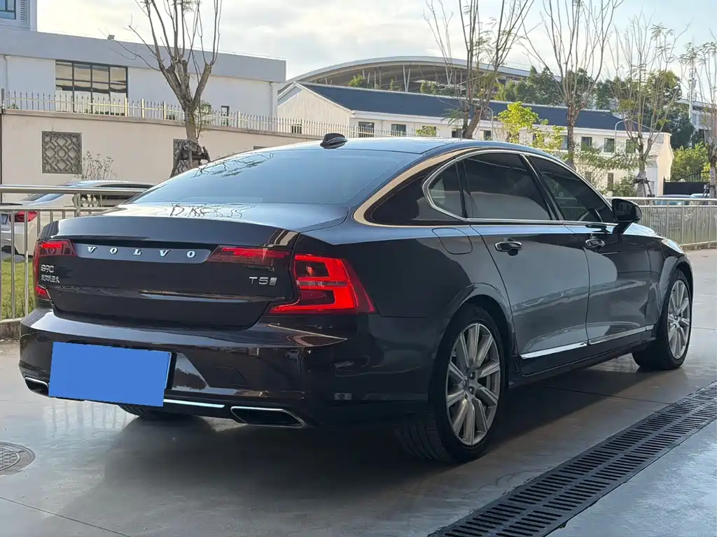 Volvo S90 — миниатюра 5