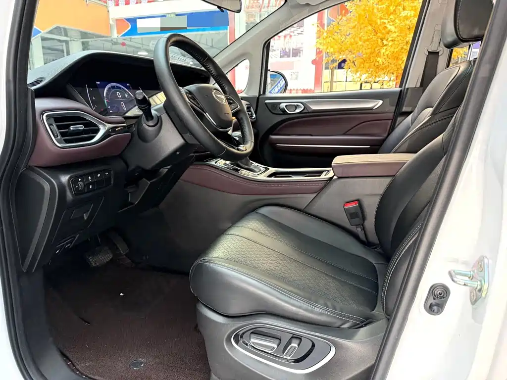 GAC Motor Trumpchi M6 — миниатюра 4